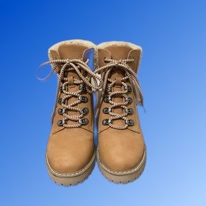 Ladies Dolce Vita Sherpalugh Tan Winter Boot Size 6